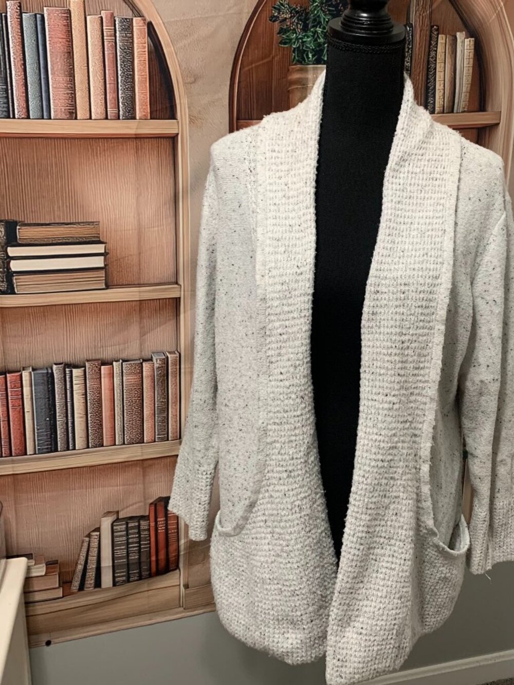White Cardigan with Wide Pockets by Verve AMF XL